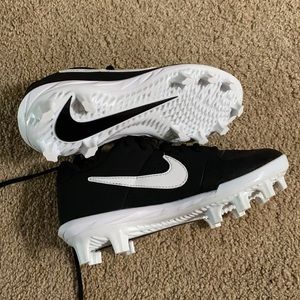 NIKE black spiked boys shoes Sports Soccer Football